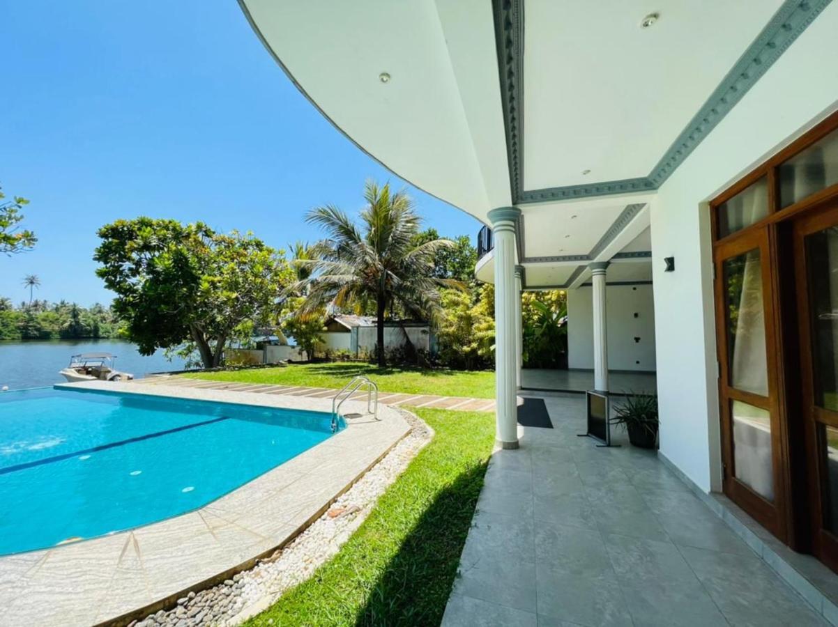 Villa Riverside อลุทกามา ภายนอก รูปภาพ
