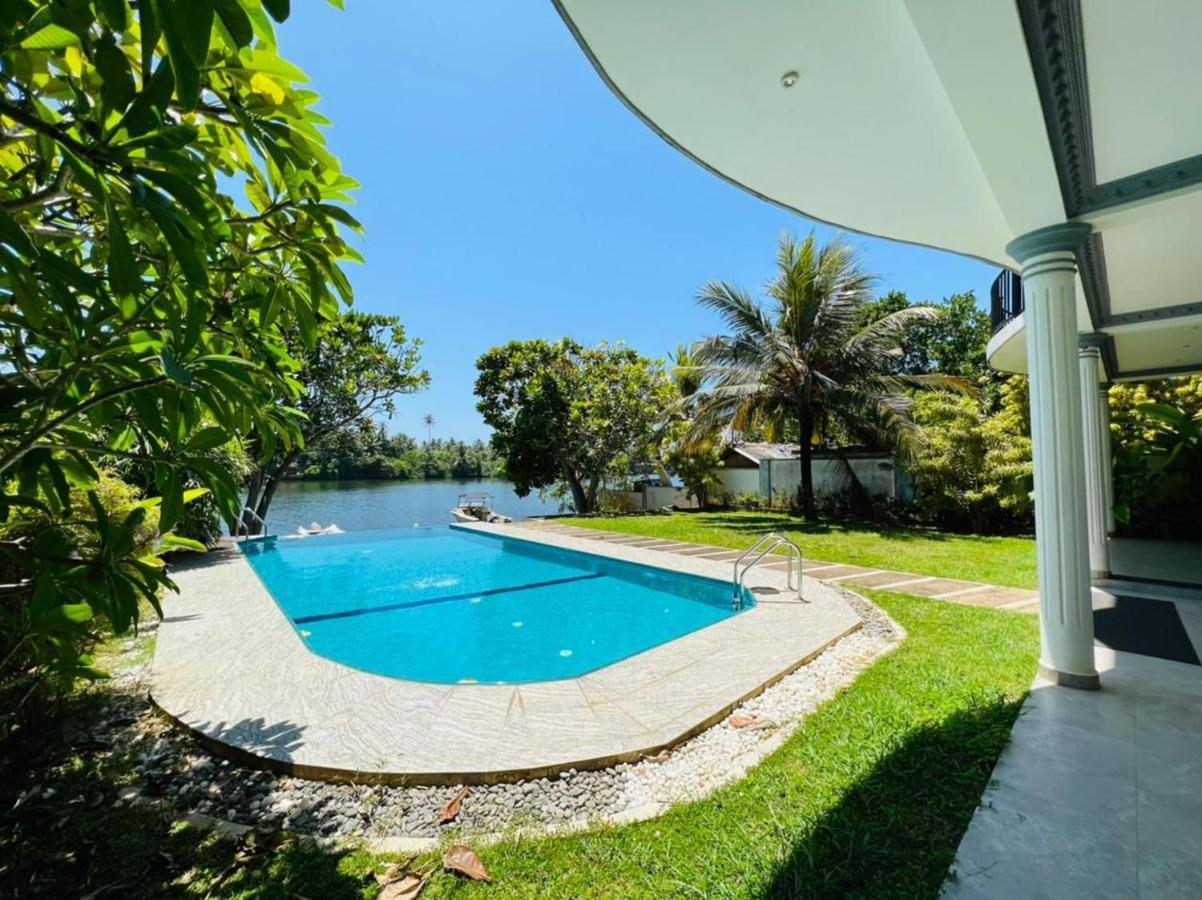 Villa Riverside อลุทกามา ภายนอก รูปภาพ