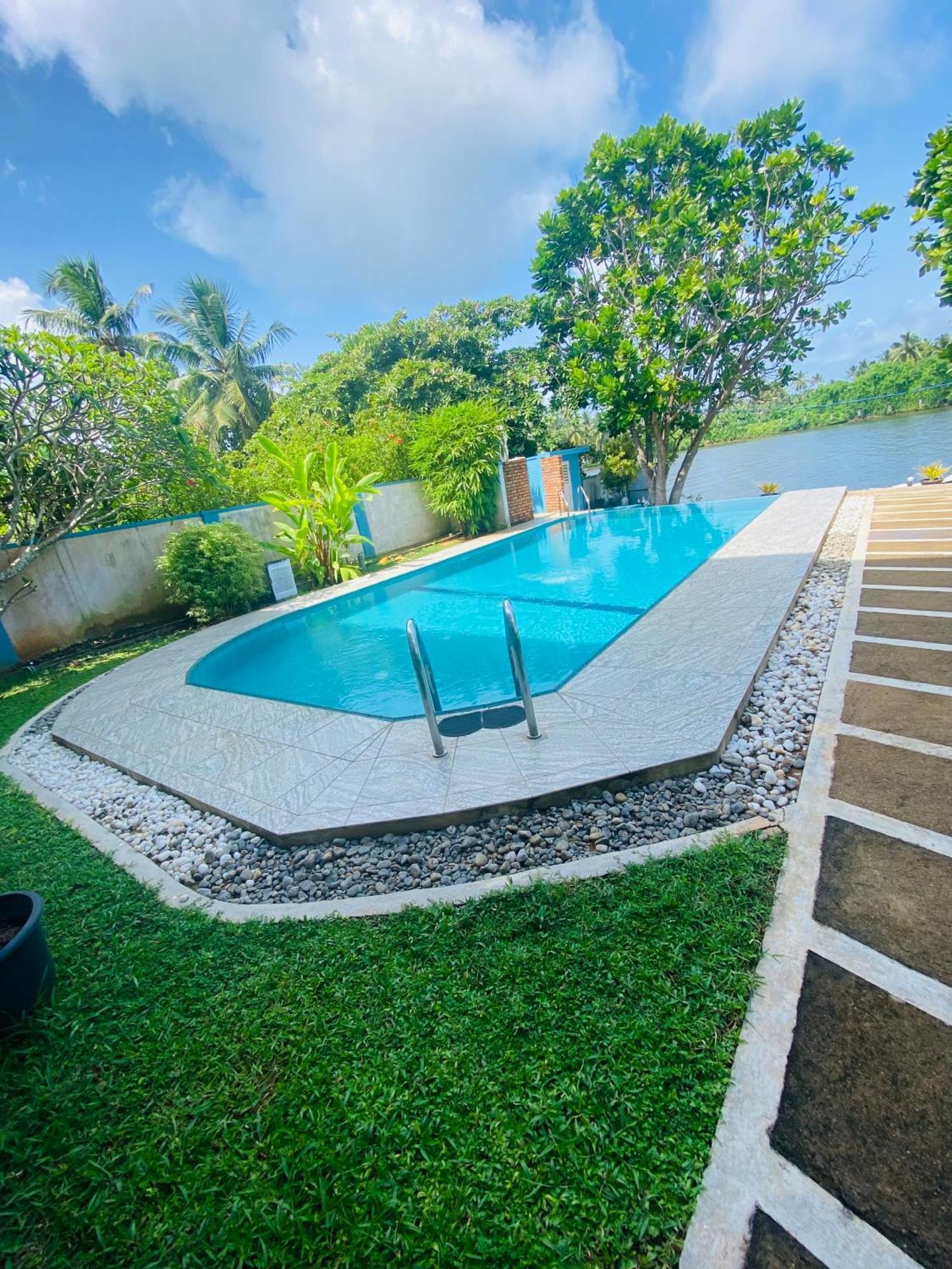 Villa Riverside อลุทกามา ภายนอก รูปภาพ